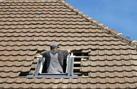 Pose de velux - Corcelles-les-Monts